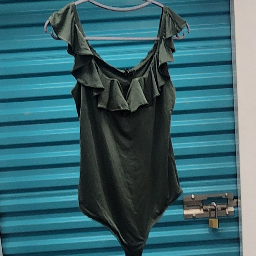 Express Body Contour Compression Top